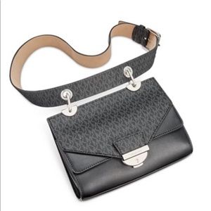 MICHAEL Michael Kors
Logo Drop-Down Belt Bag